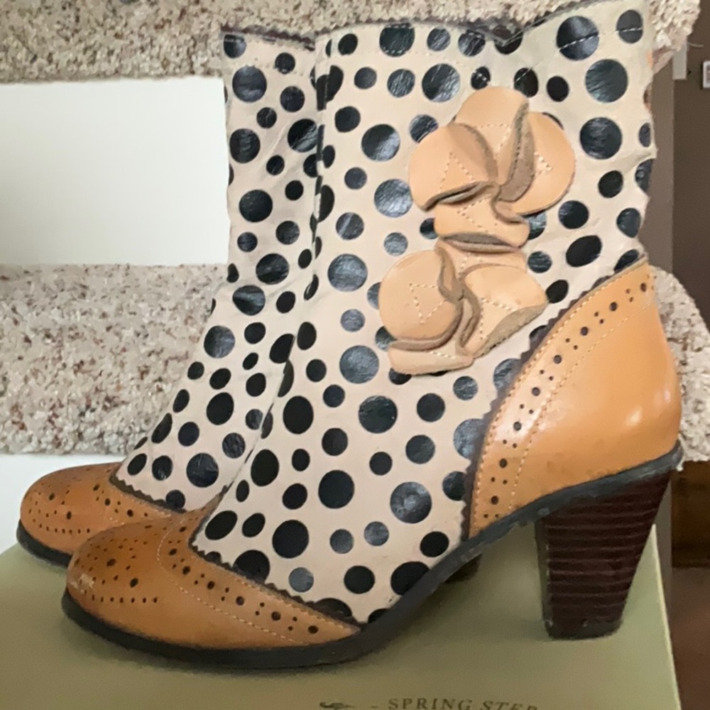 Stylish L’Artiste Perignon Boots